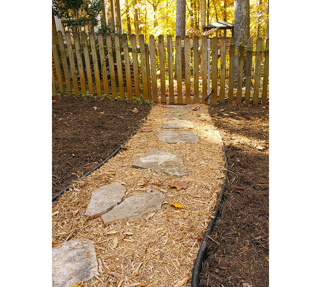 Stone and mulch pathway