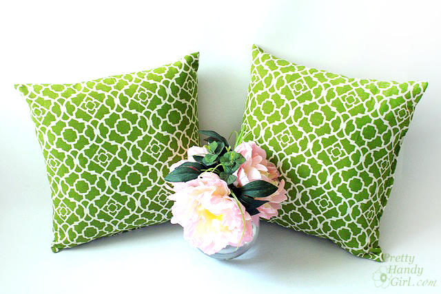 green_lattice_morrocan_outdoor_pillows