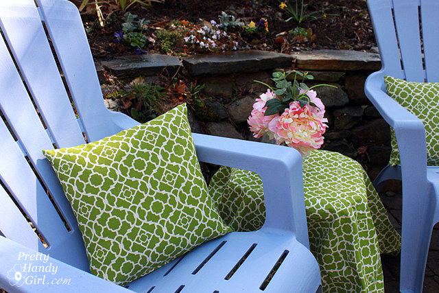 easy sewing projects to help you learn to sew - recover outdoor pillows