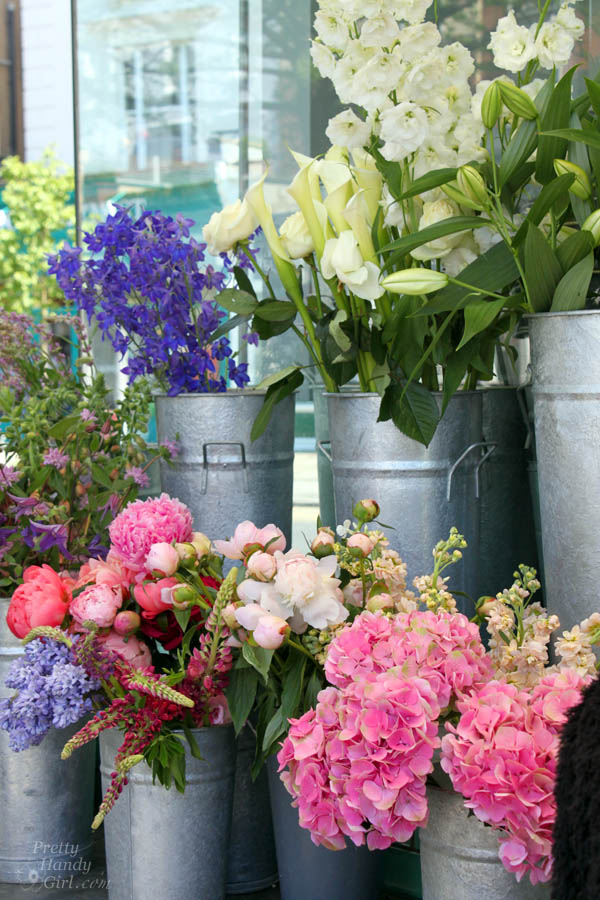 flowers_in_zinc_containers
