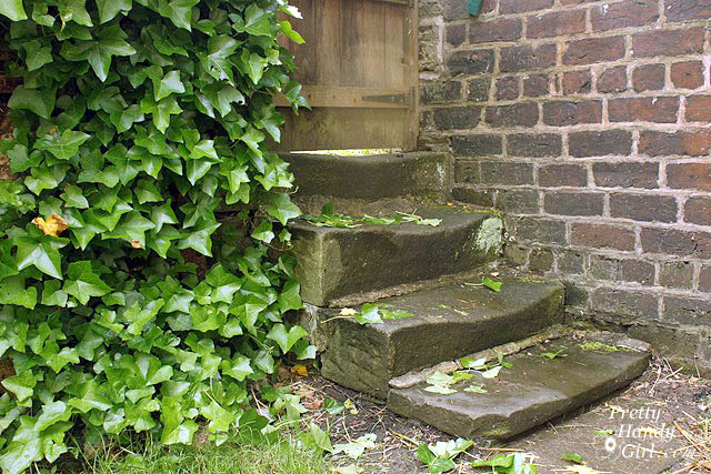 curved_stone_stairs