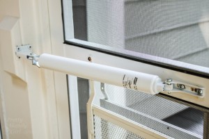 how to fix a screen door closer