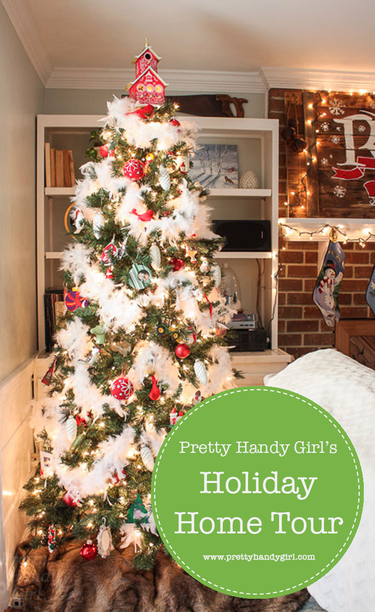 Check out Pretty Handy Girl's Holiday Home Tour for holiday home decor ideas and inspiration! | Holiday decor for the home #prettyhandygirl #holidayhome #holidaydecor