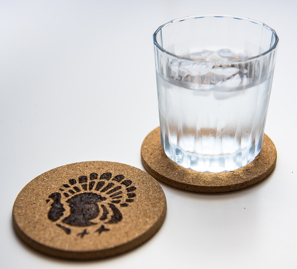 These Thanksgiving coasters will keep your coffee table free of water rings!