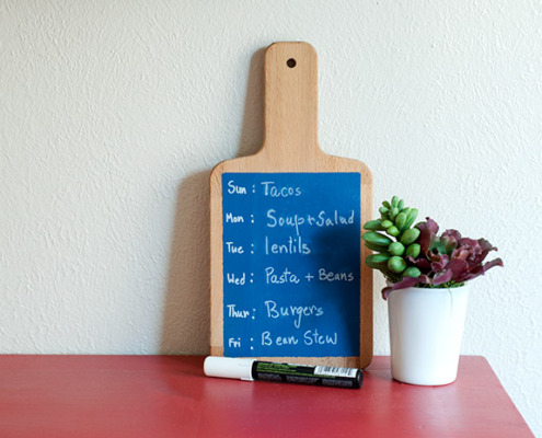 A simple and easy way to upcycle an old cutting board