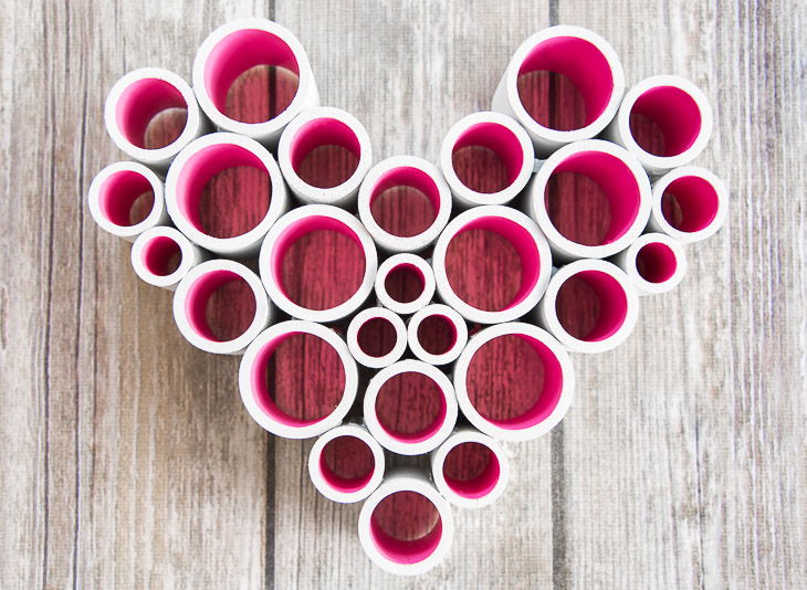 This PVC heart decoration is easy to make with various sizes of PVC pipe!