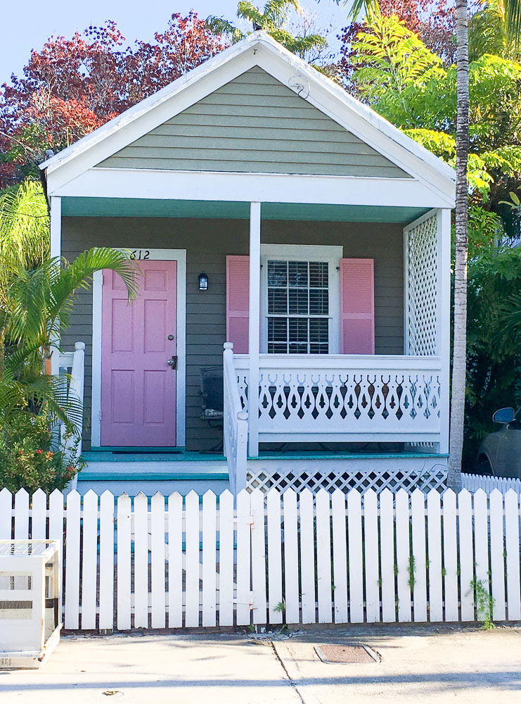 key-west-flat-sawn-baluster-front-porch-pink-door