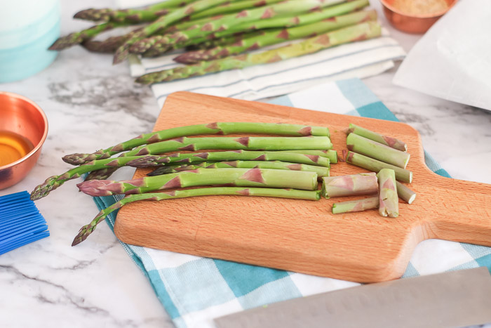 cut ends off of asparagus